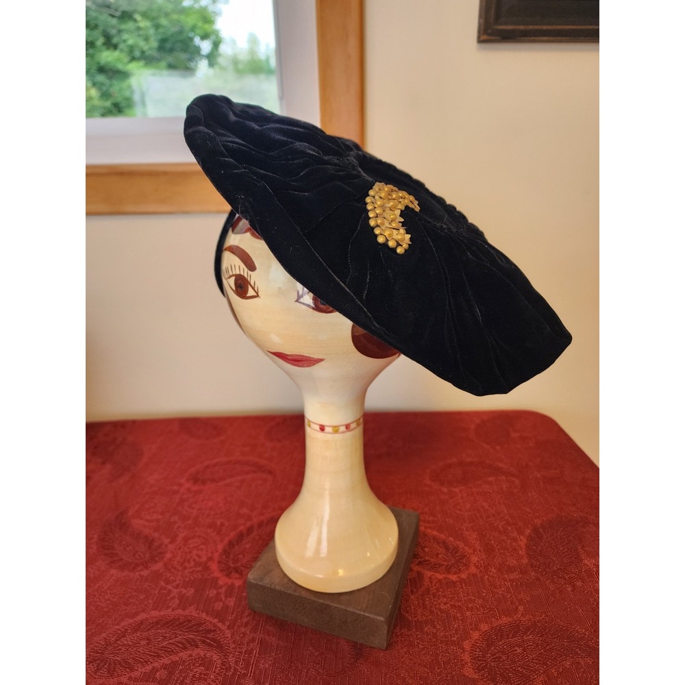 Vintage Holly Vogue Velvet Beret Cocktail Hat USA Made Black Widow Art Deco